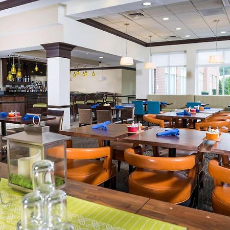 Hilton Garden Inn Hampton Coliseum Central Eksteriør billede