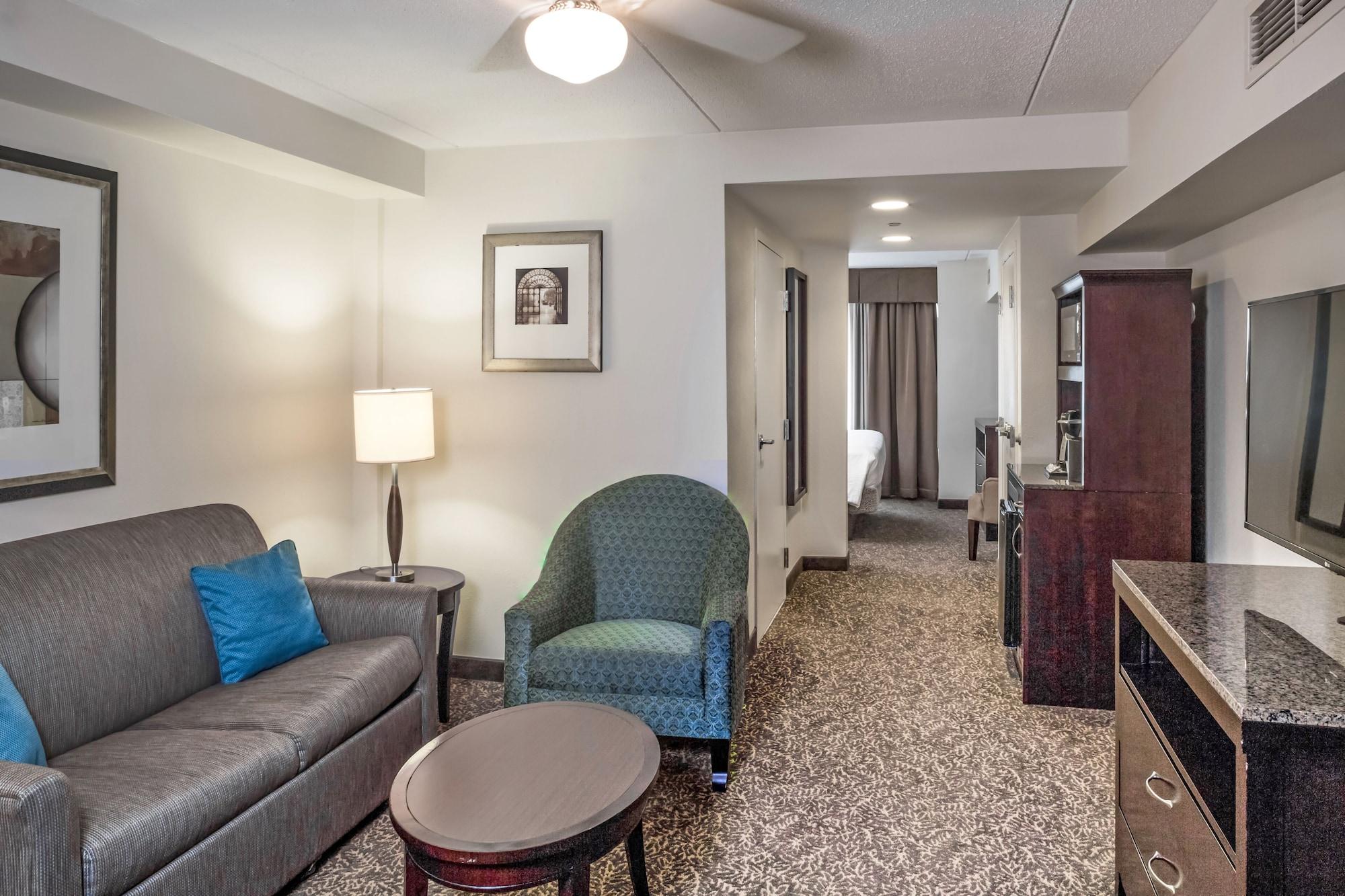 Hilton Garden Inn Hampton Coliseum Central Eksteriør billede