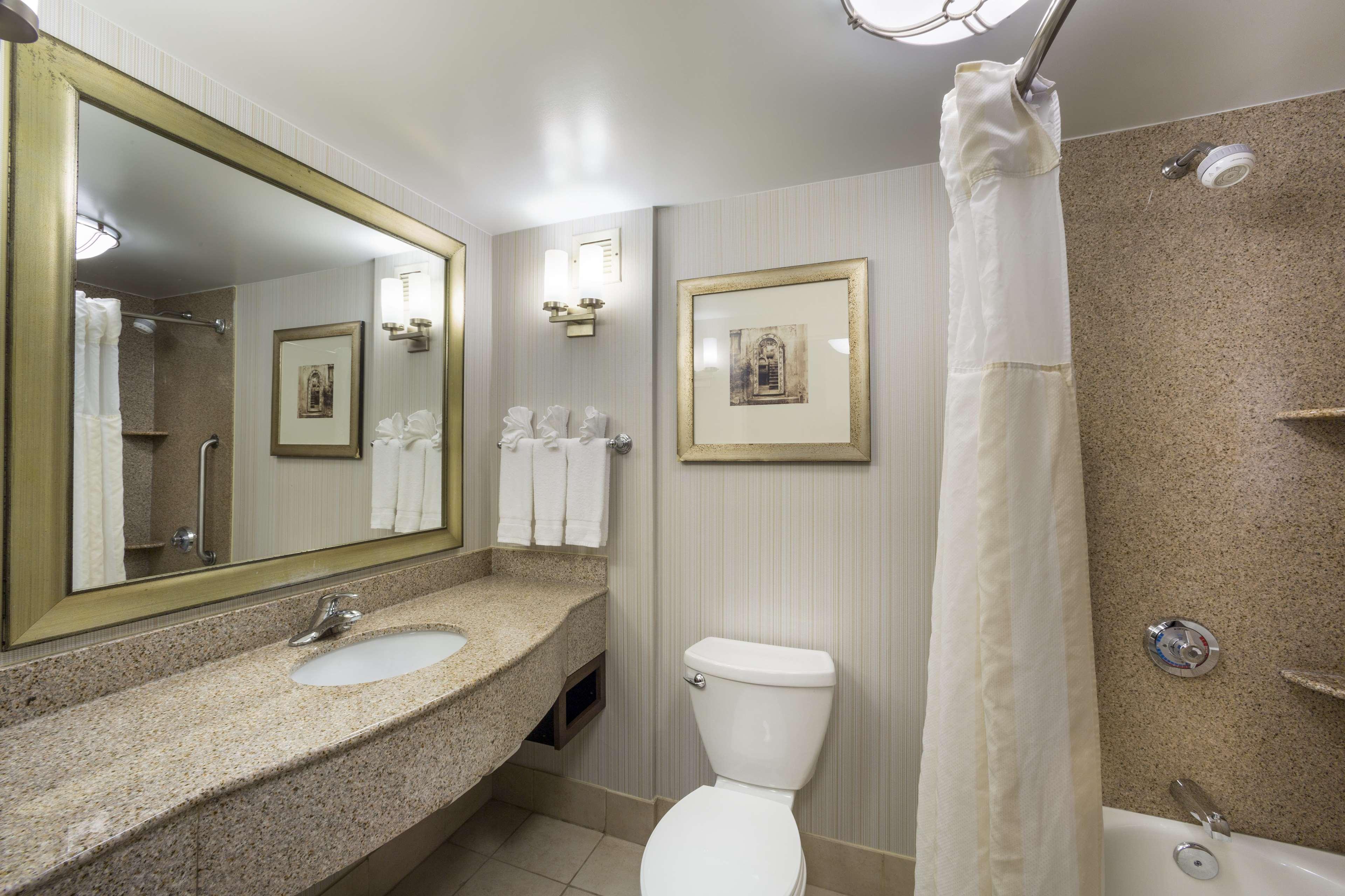 Hilton Garden Inn Hampton Coliseum Central Eksteriør billede