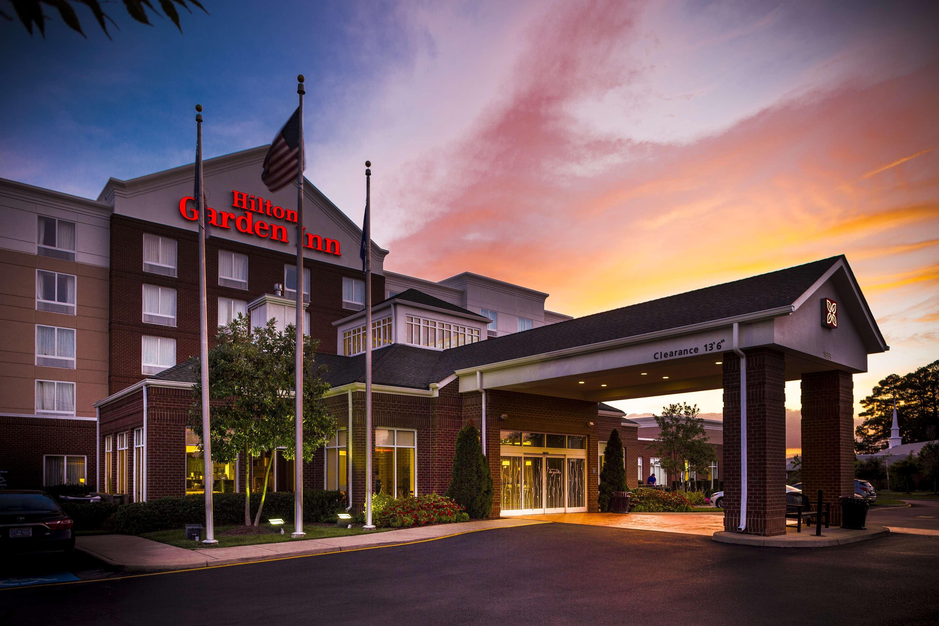 Hilton Garden Inn Hampton Coliseum Central Eksteriør billede