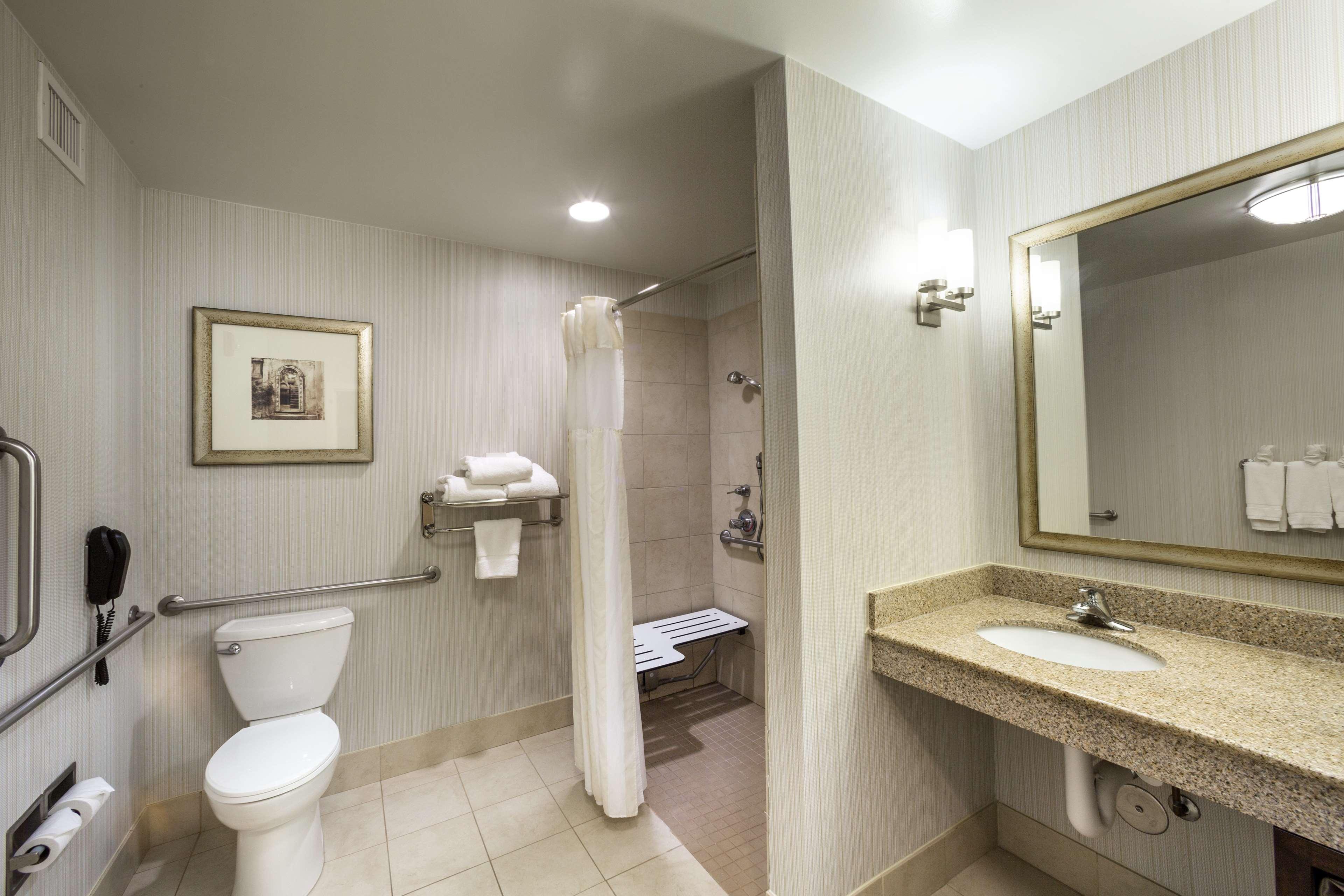 Hilton Garden Inn Hampton Coliseum Central Eksteriør billede