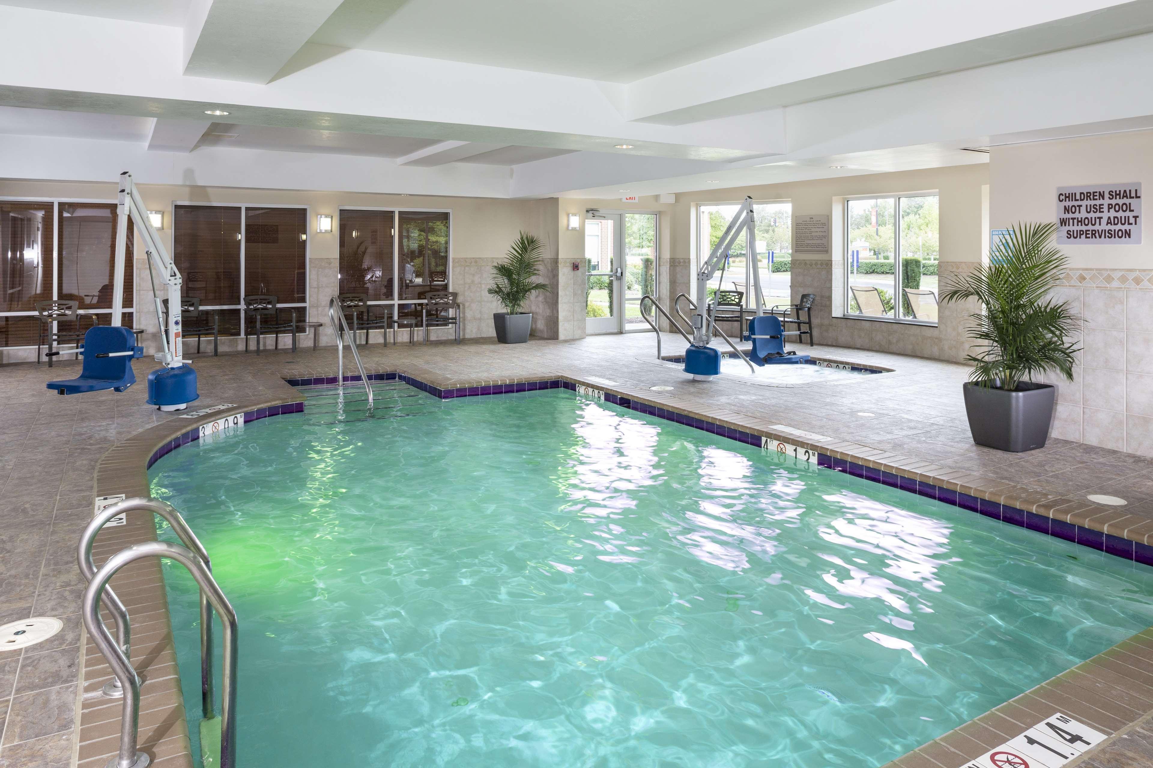 Hilton Garden Inn Hampton Coliseum Central Eksteriør billede