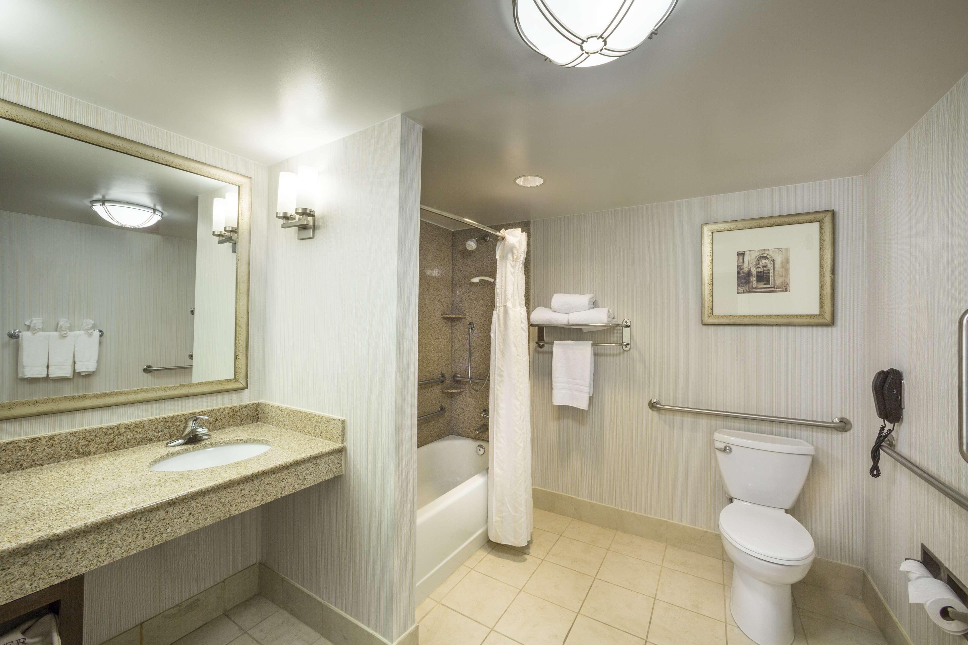 Hilton Garden Inn Hampton Coliseum Central Eksteriør billede