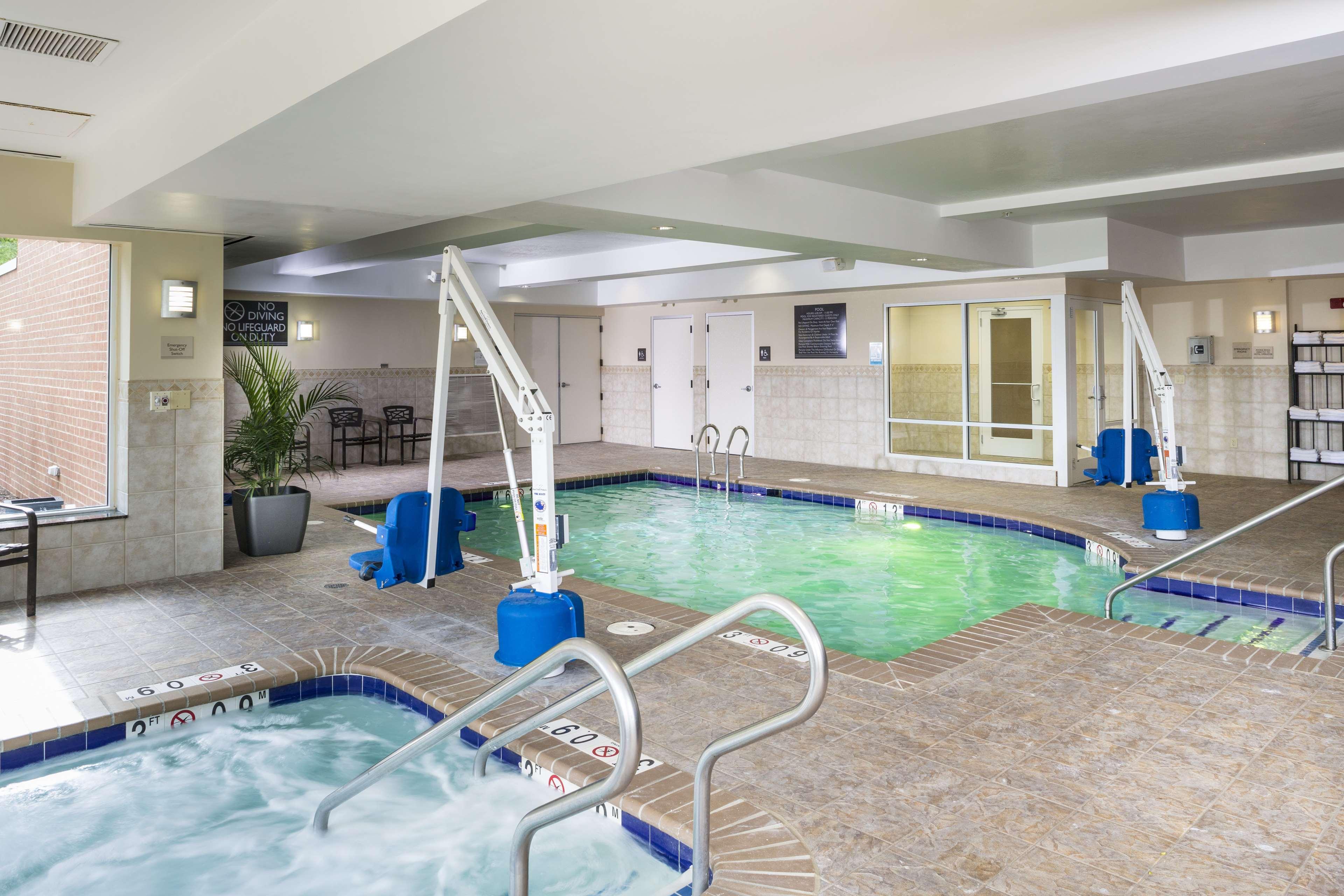 Hilton Garden Inn Hampton Coliseum Central Eksteriør billede