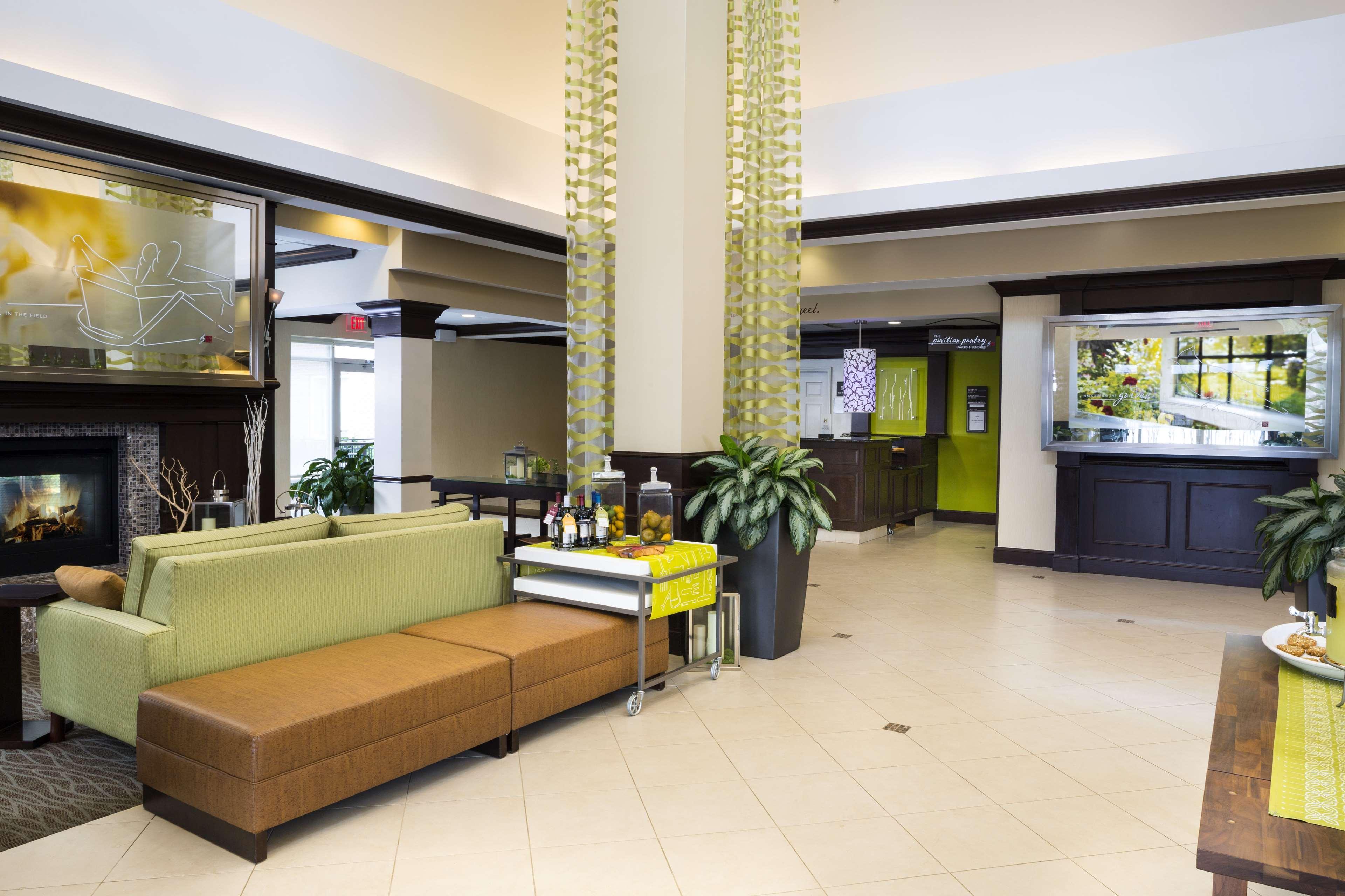 Hilton Garden Inn Hampton Coliseum Central Eksteriør billede
