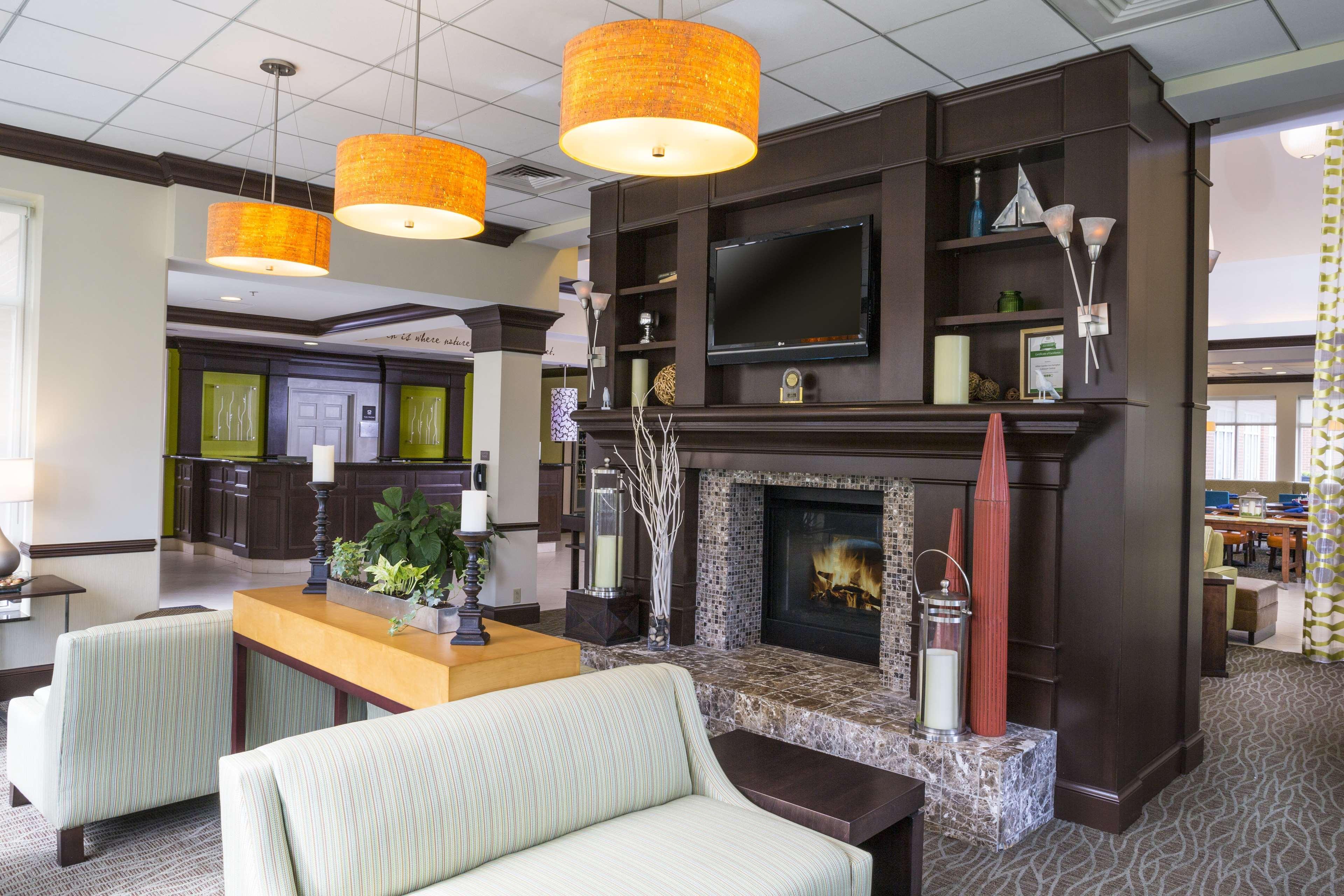 Hilton Garden Inn Hampton Coliseum Central Eksteriør billede