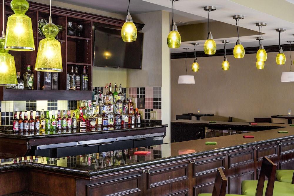 Hilton Garden Inn Hampton Coliseum Central Eksteriør billede