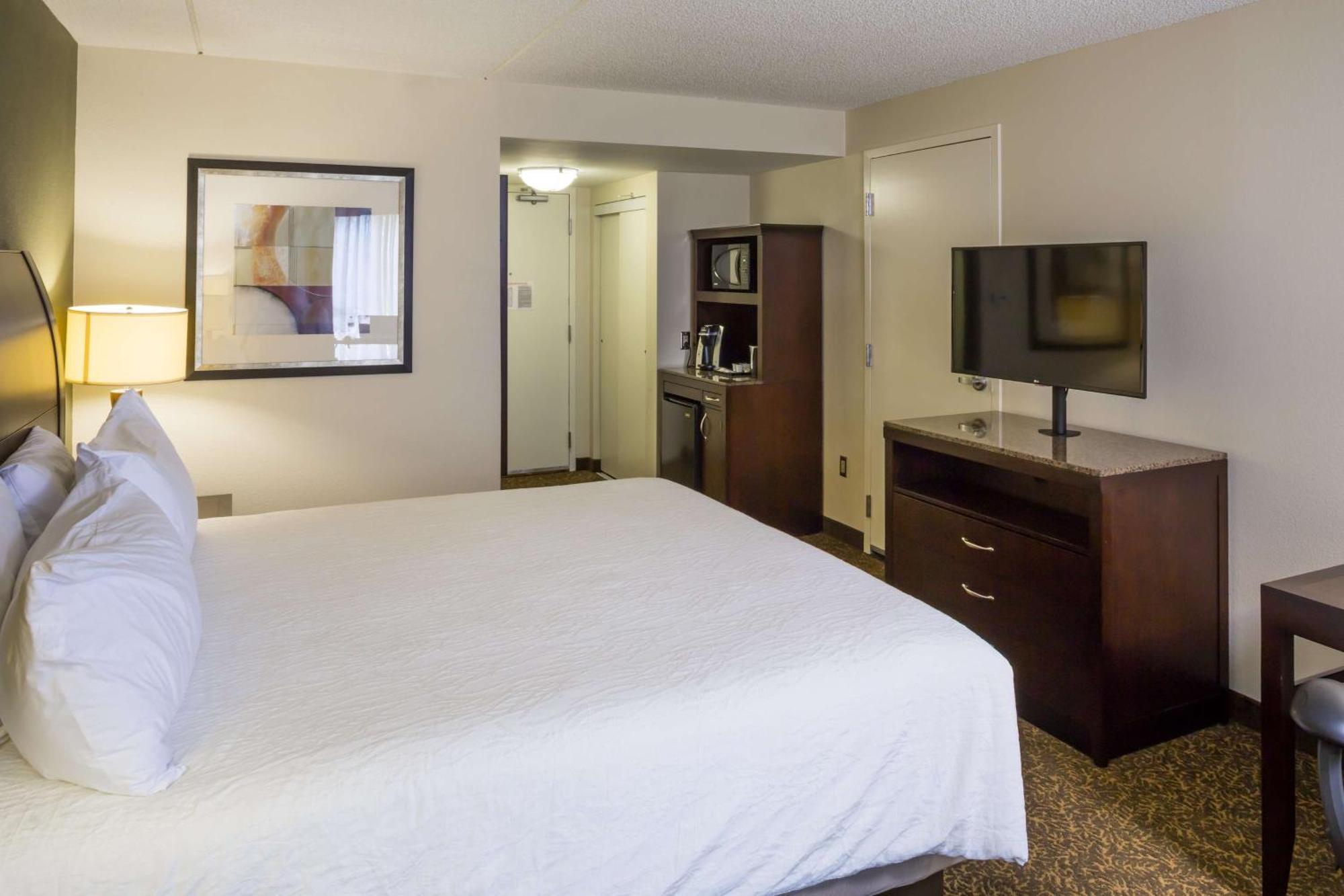 Hilton Garden Inn Hampton Coliseum Central Eksteriør billede