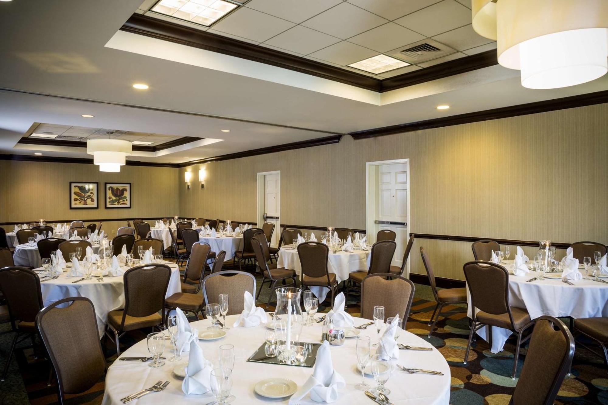 Hilton Garden Inn Hampton Coliseum Central Eksteriør billede