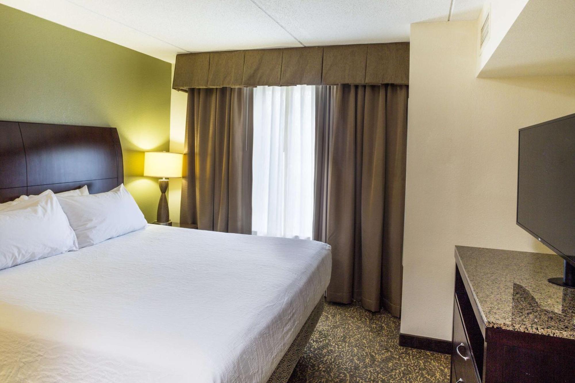 Hilton Garden Inn Hampton Coliseum Central Eksteriør billede