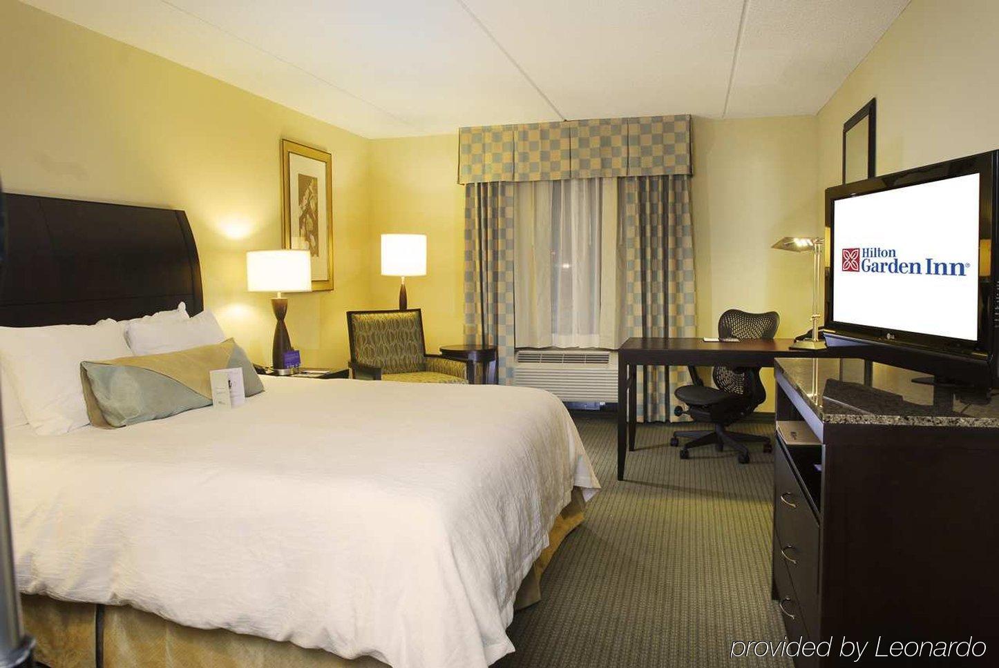 Hilton Garden Inn Hampton Coliseum Central Eksteriør billede